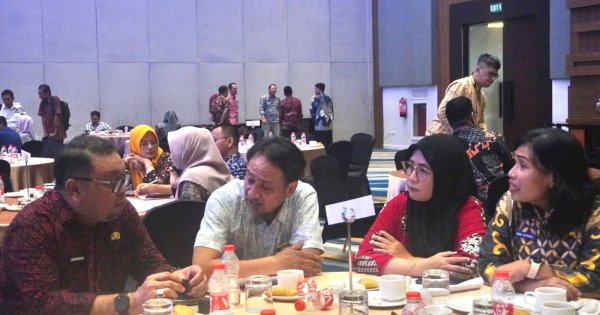 Plt Kepala DPPKB Makassar Hadiri FPD, Usul Bimtek Ulang Kader KB