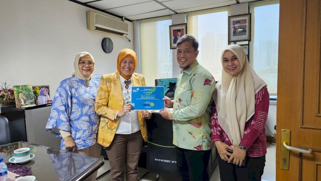 Kementrian Koperasi dan UKM Terbitkan Sertifikat Inkubator Center Kota Makassar