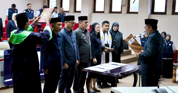 Danny Pomanto Lantik Empat Pejabat Disdukcapil Makassar