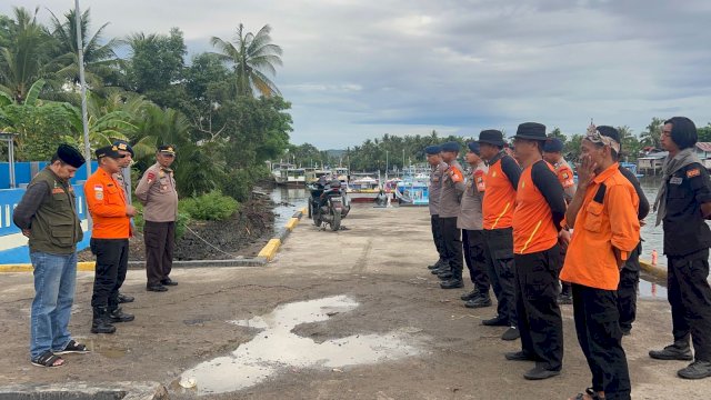 Warga Sinjai Dilaporkan Hilang, Tim SAR Brimob Bone Terjun Operasi Lakukan Pencarian