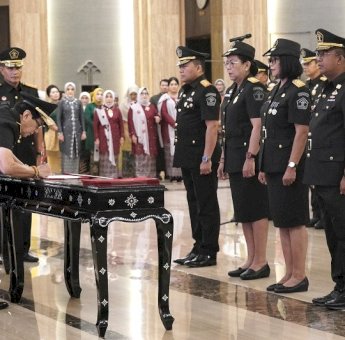 Lantik 57 Pimti Pratama, Menkumham Sampaikan Pesan Bekerja Bersama adalah Keberhasilan