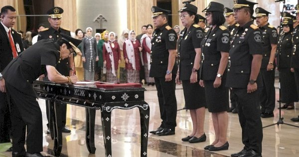Lantik 57 Pimti Pratama, Menkumham Sampaikan Pesan Bekerja Bersama adalah Keberhasilan