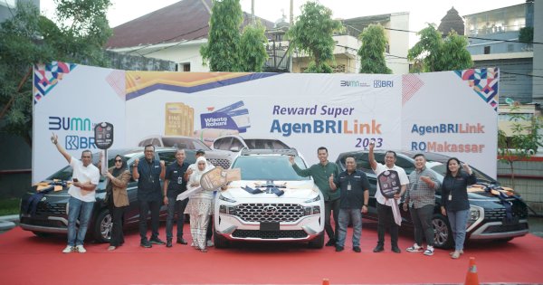 BRI Bagikan Mobil ke Agen BRILink Berprestasi