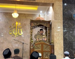 Program Jagai Anakta Digaungkan Camat Bontoala Saat Safari Ramadan di Masjid Quba