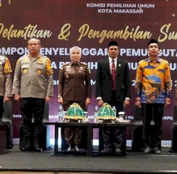 Hadiri Pelantikan KPPS, Rudianto Lallo Minta Bekerja Fokus