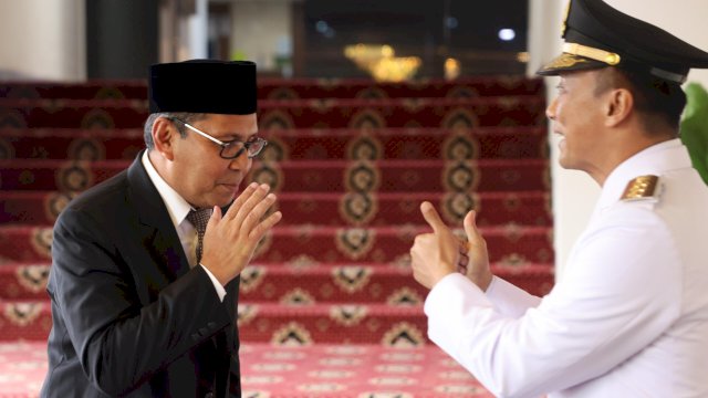 Wali Kota Makassar Moh Ramdhan Pomanto (kiri) bersama Pj Gubernur Sulawesi Selatan Prof Zudan Arif Fakrulloh (kanan) || foto istimewa 