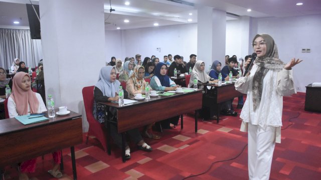 Anggota DPRD Makassar Budi Hastuti Gelar Sosialisasi Perda Nomor 7 Tahun 2021 tentang Ketertiban Umum, Ketentraman, dan Perlindungan Masyarakat, di Hotel Royal Bay, Jl Sultan Hasanuddin, Rabu (31/1).