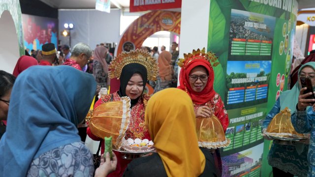 Dispar Hadirkan Aneka Kue Tradisional Bugis-Makassar di ICE APEKSI, Perkuat Branding Makassar Kota Makan Enak