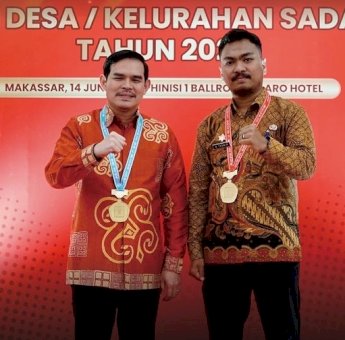 Kelurahan Tamamaung Dinobatkan Jadi Desa/Kelurahan Sadar Hukum, Camat Panakukang Diganjar Penghargaan dari Kemenkumham