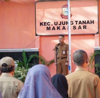Camat Ujung Tanah Amanda Syahwaldi Jadi Irup Upacara Bendera