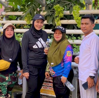 Ketua Forum Dewan Lorong (Delor) Kecamatan Ujung Tanah, menggelar kegiatan senam aerobik bersama warga