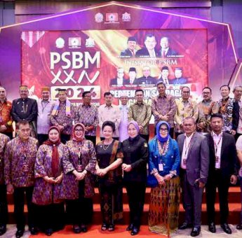 Danny Pomanto Tabuh Gendang pada Pembukaan PSBM XXIV