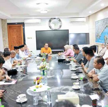 Pawai Obor Wujud Makassar Kota Festival Tepian Air