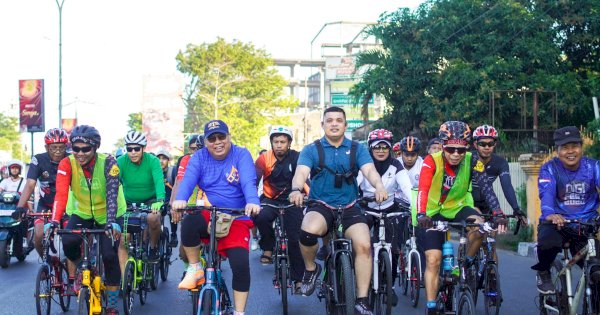 Sepeda Santai Semarakkan Rangkaian Dies Natalis UNM ke 63, Karta Jayadi: Mari Kita Bangun kebersamaan