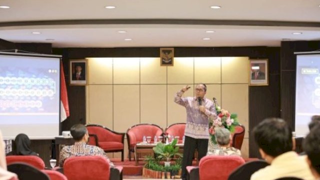 Danny Pomanto-Mahasiswa UGM Diskusi Makassar Kota Rendah Karbon: Kuncinya Perilaku Masyarakat