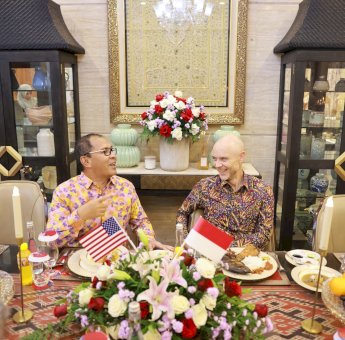 Wali Kota Makassar Dinner Bareng Konsulat Jenderal AS Christopher Green