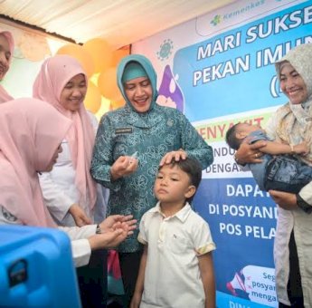 Wujudkan Makassar Bebas Polio, Ketua TP PKK dan Kadinkes Ingatkan Orang Tua Pentingnya Imunisasi