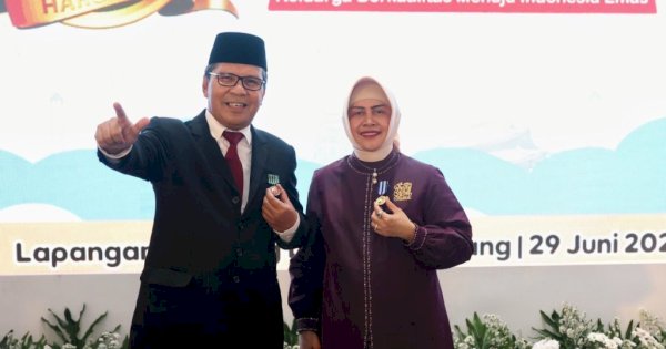 Kompak Pimpin Maksssar, Danny Pomanto dan Indira Yusuf Ismail Dianugerahi Penghargaan Nasional