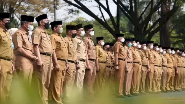 62 Hewan Kurban dari SKPD Makassar Dibagikan ke Staf dan Masyarakat Sekitar