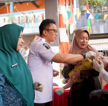 Camat Rappocini Tinjau Pelaksanaan PIN Polio Lanjutan oleh Puskesmas Kassi-Kassi