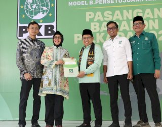 Indira-Ilham Terima B1KWK, Siap Daftar di KPU Makassar