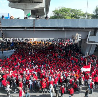 Ribuan Mahasiswa di Makassar Demo Kawal Putusan MK