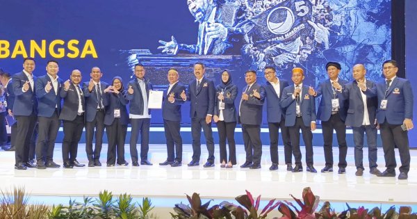 Seto-Rezki Terima B1KWK Partai NasDem, Siap Bertarung di Pilwalkot Makassar