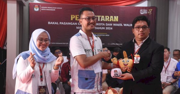 Seto-Rezki Resmi Maju Pilwalkot Usai Daftar KPU Makassar