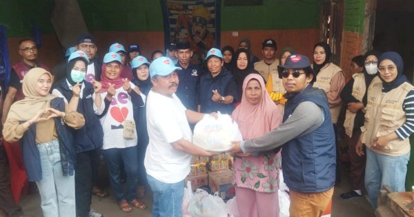 Respon Cepat, Tim Pemenangan Sehati Salurkan Bantuan ke Korban Kebakaran di Tamangapa