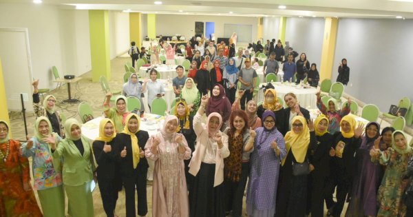Apiaty Amin Syam Tegaskan Semua Anak Harus Sekolah