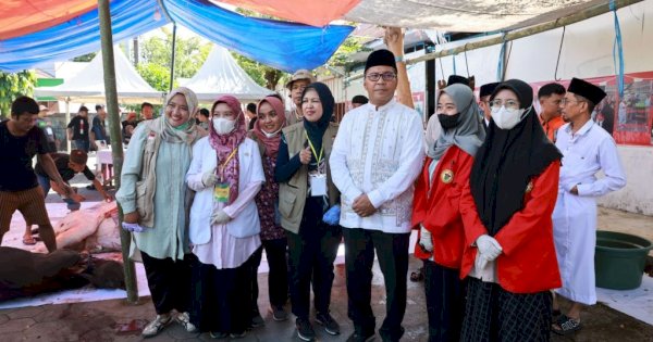 Danny Pomanto Ikut Berkurban dan Gelar Open House bagi Warga Makassar
