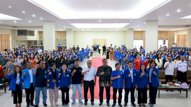 Danny Pomanto Sharing Smart City, F8, Kota Makan Enak di Seminar Nasional Mahasiswa UKI Paulus