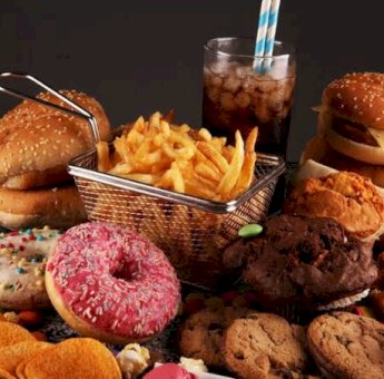 Tidak Baik untuk Kesehatan, Kadinkes Ingatkan Masyarakat Batasi Kebiasaan Konsumsi Makanan Cepat Saji