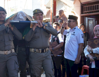 Beri Penghormatan Terakhir, Camat Rappocini Pimpin Upacara Pemakaman Almarhum Syamsul Kamar