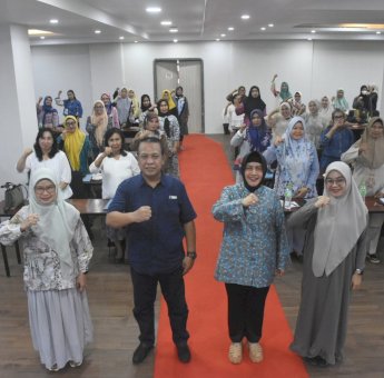 Bersama Ketua PKK Makassar, Hasanuddin Leo Sosialisasikan Perda ASI Eksklusif