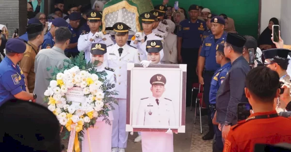 Camat Rappocini Hadiri Pelepasan Jenazah Almarhum Camat Ujung Pandang