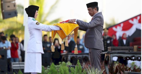 Pj Sekda Kota Makassar Bertindak Sebagai Inspektur Upacara Penurunan Bendera