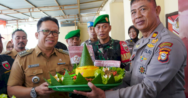 HUT Bhayangkara ke-78, Camat Aminuddin Berikan Kejutan ke Polsek Rappocini