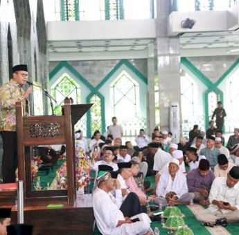 Danny Pomanto Maulid Bareng Pengurus dan Jemaah Masjid Al-Markaz