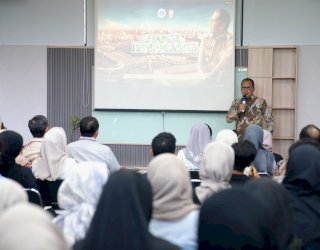 Danny Pomanto Paparkan Makassar Low Carbon City di Kuliah Perdana Mahasiswa Magister Arsitektur SAPPK ITB