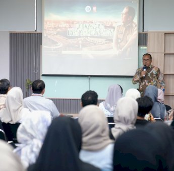 Danny Pomanto Paparkan Makassar Low Carbon City di Kuliah Perdana Mahasiswa Magister Arsitektur SAPPK ITB