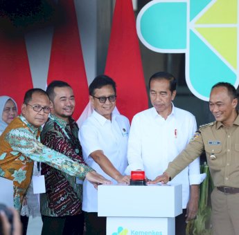 Danny Pomanto Dampingi Presiden Jokowi Resmikan RS Kemenkes Makassar: Pusat Layanan Kesehatan OJK