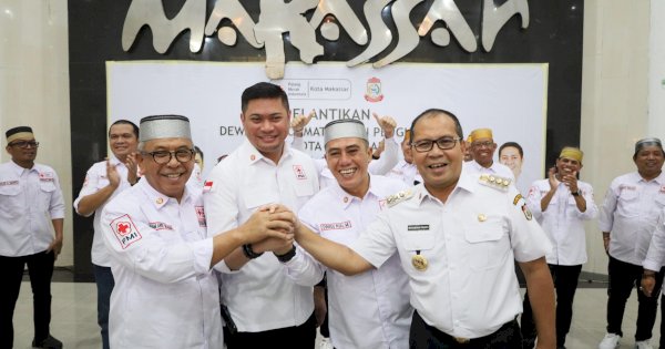 Danny Pomanto Kukuhkan Tim Pengembangan Program dan Tim SIBAT PMI Kota Makassar 2024-2029