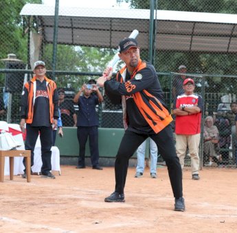 Pjs Wali Kota Makassar Resmi Buka Kejuaraan Softball Cup Tingkat Pelajar SMP