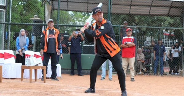Pjs Wali Kota Makassar Resmi Buka Kejuaraan Softball Cup Tingkat Pelajar SMP