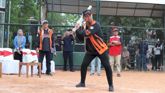 Pjs Wali Kota Makassar Resmi Buka Kejuaraan Softball Cup Tingkat Pelajar SMP