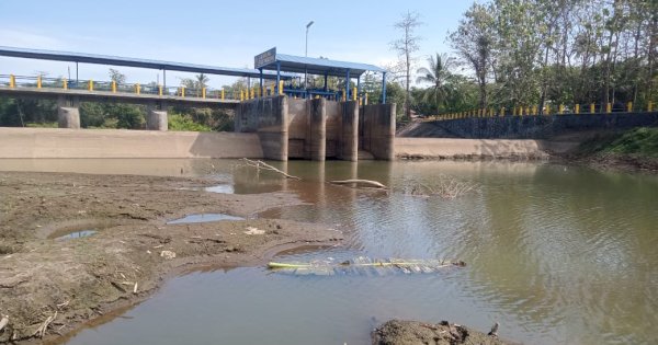 Bendung Leko Pancing Mulai Surut Akibat Kemarau, PDAM Makassar Siapkan Mobil Tangki Optimalisasi Pelayanan ke Masyarakat