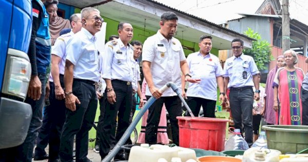 Dirut PDAM Dampingi Pjs Wali Kota Tinjau Daerah Terdampak Krisis Air Bersih di Makassar
