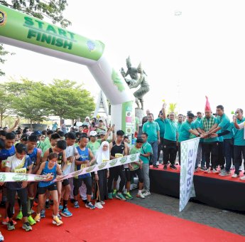 Pjs Wali Kota Makassar Lepas Peserta GAS Run di Pekan Keselamatan Jalan 2024