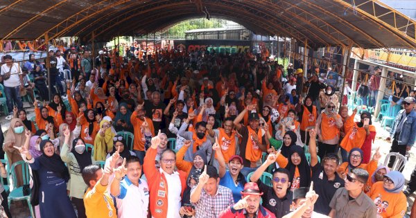 Ribuan Masyarakat Wajo Sambut Cagub Sulsel Danny Pomanto: DIA Komitmen Kembangkan Kabupaten Wajo